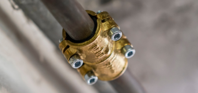 Fuite sur tube cuivre ou acier : pourquoi le collier Gebo peut rivaliser avec la soudure