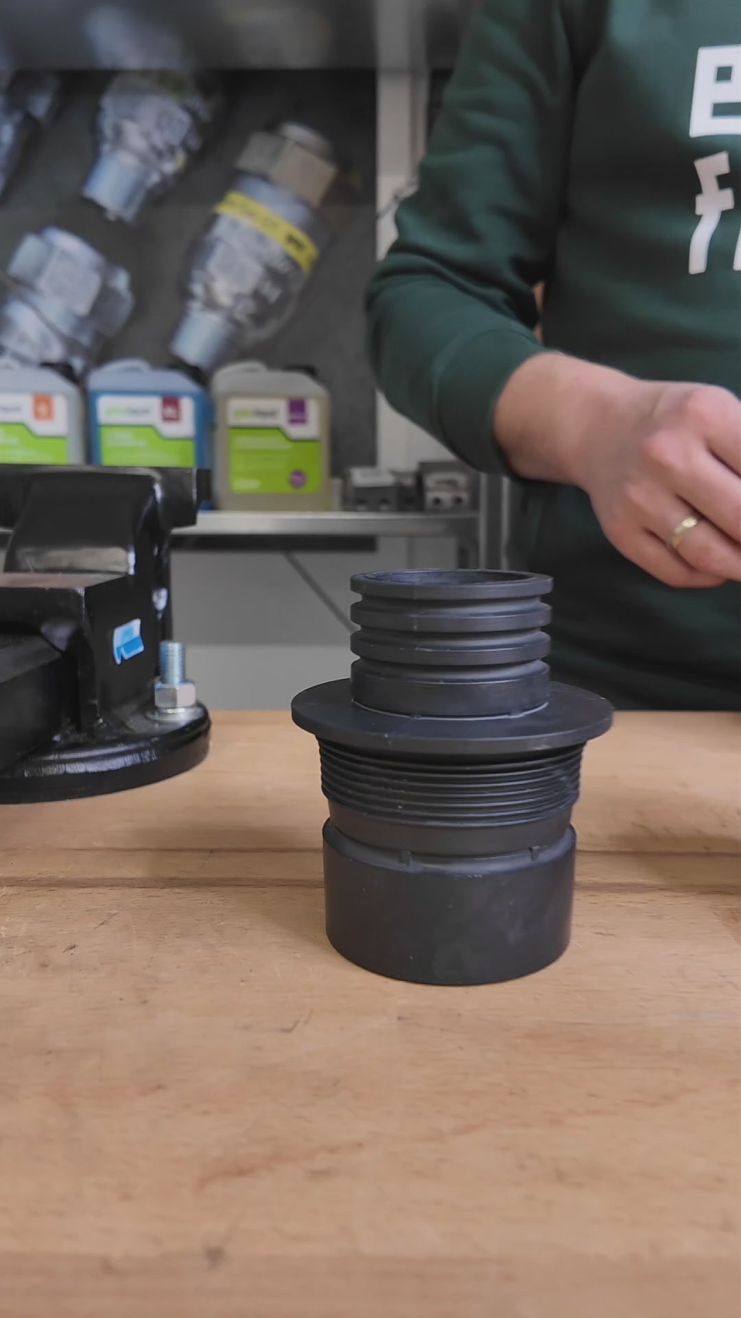 Raccord multi-tuyaux Gebo Flex pour eaux usées